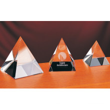 Hohe Qualität und schöne transparente Kristallpyramide